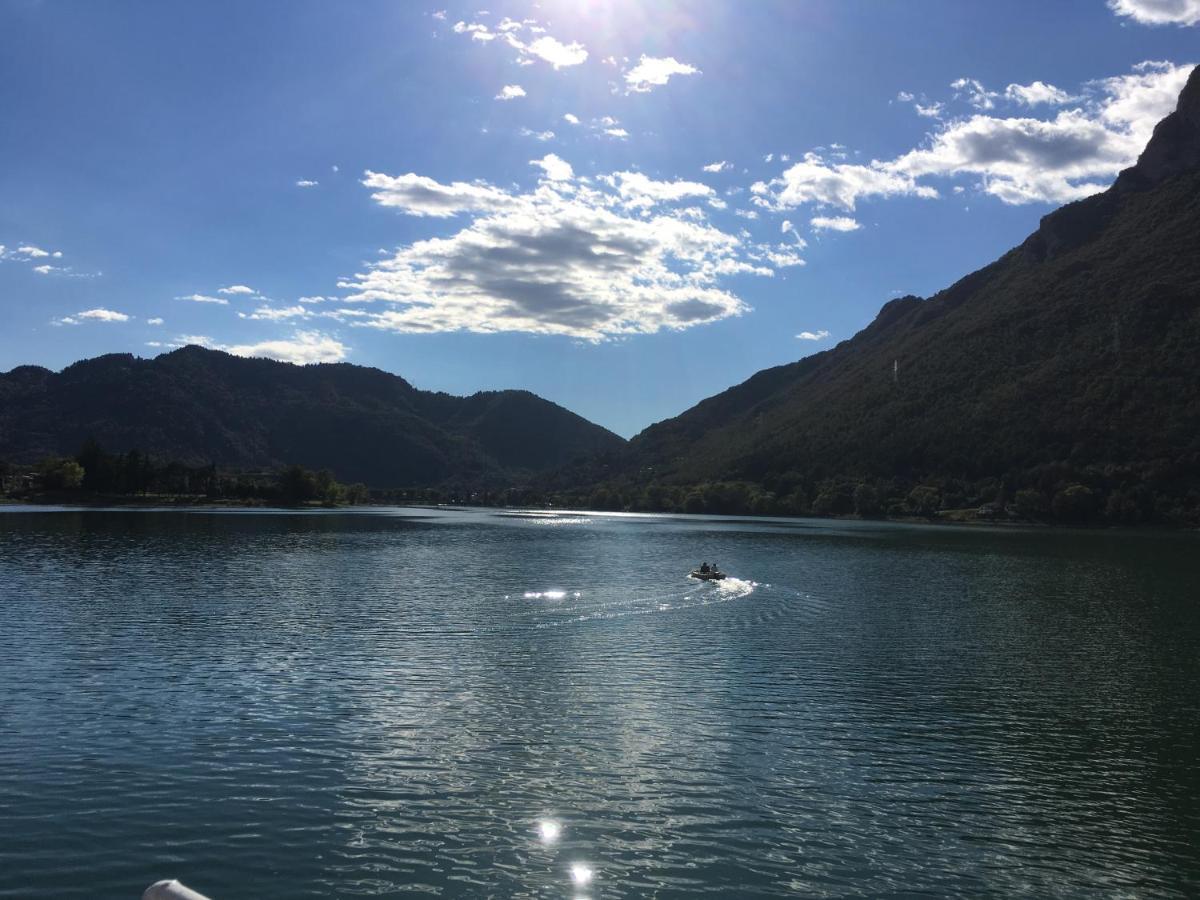 Casa Carla, Bis 4 Personen, Garten, Balkon Mit Blick Auf Den See Und Die Berge Crone Eksteriør billede