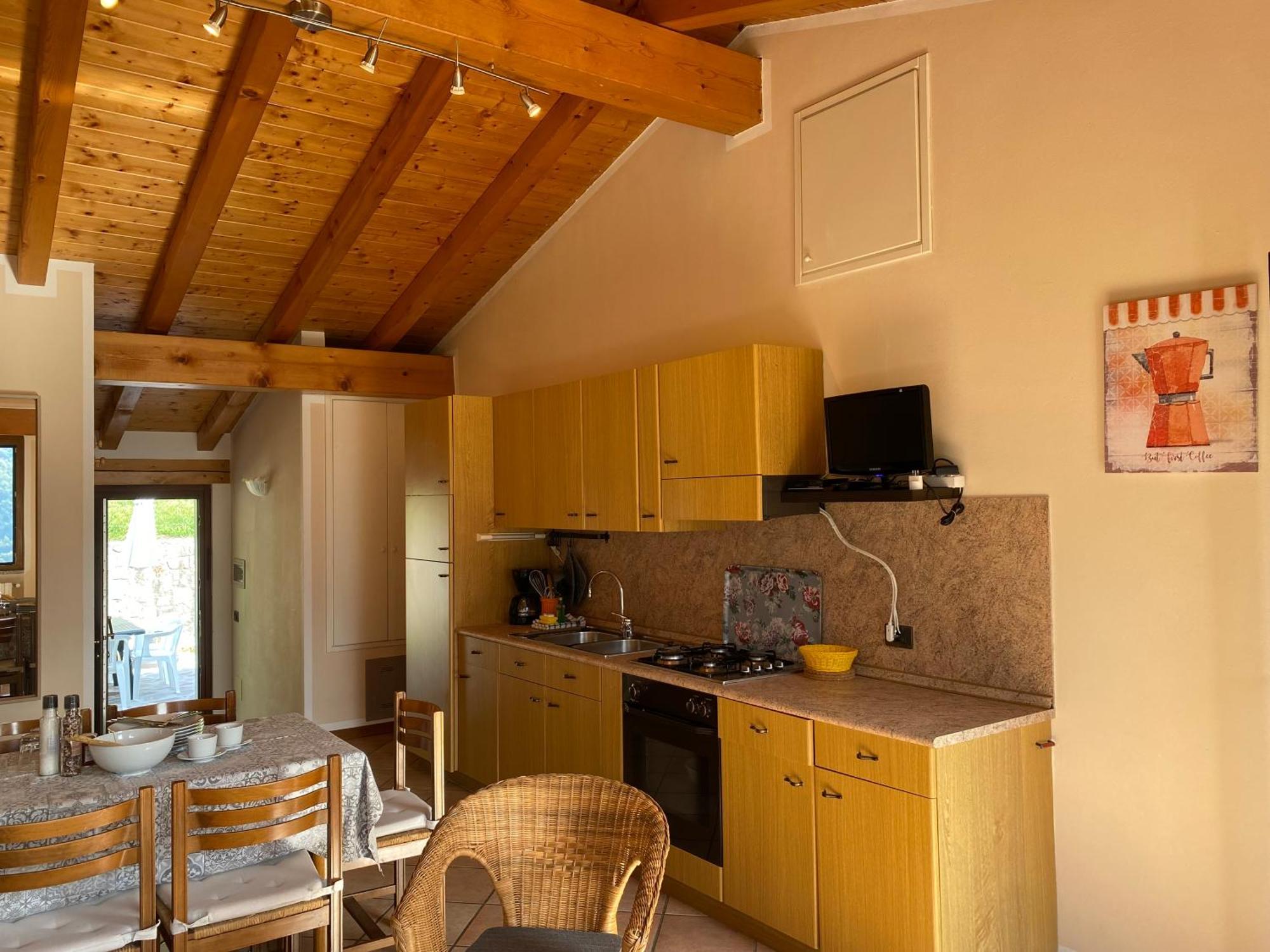 Casa Carla, Bis 4 Personen, Garten, Balkon Mit Blick Auf Den See Und Die Berge Crone Eksteriør billede