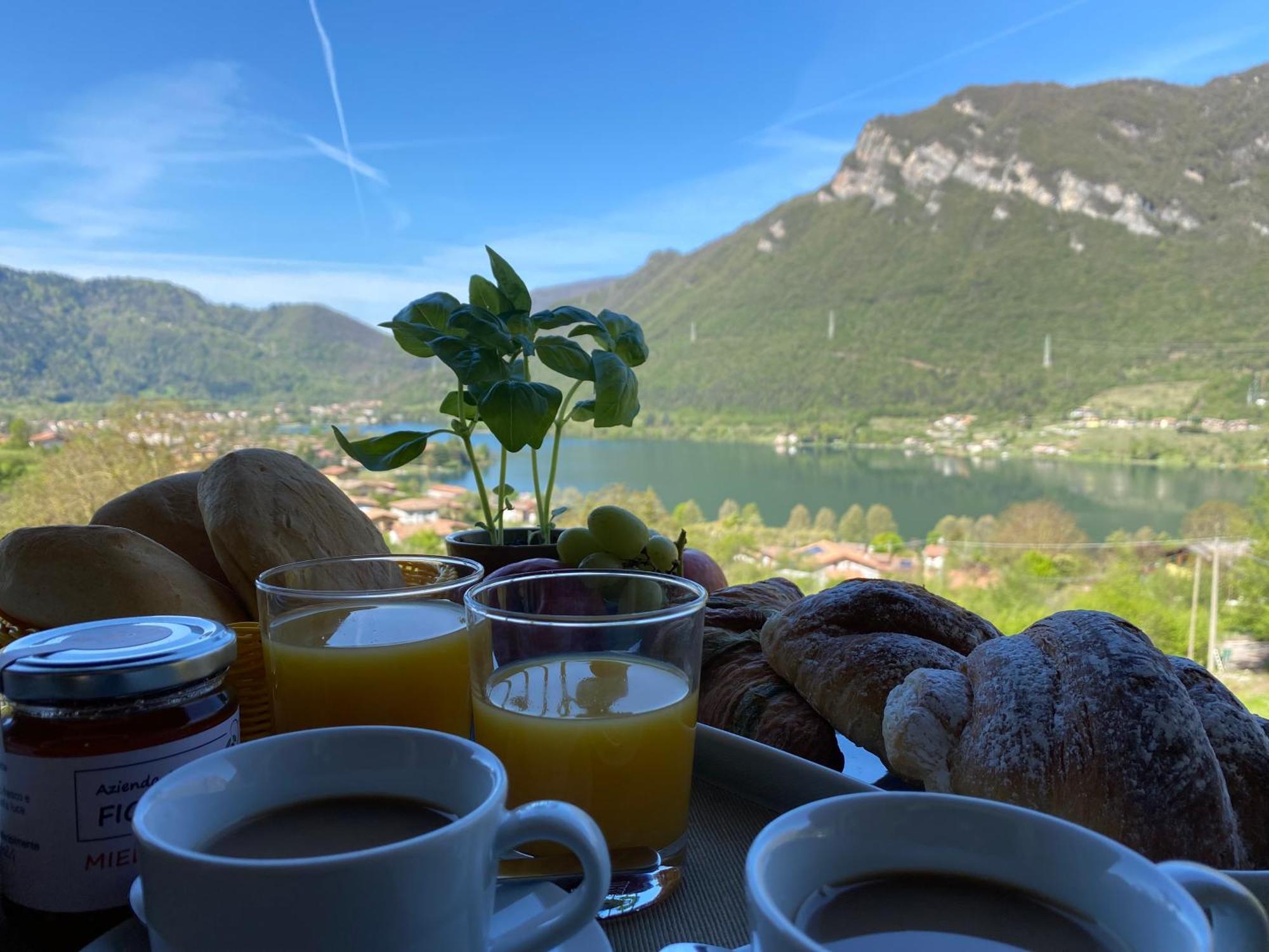 Casa Carla, Bis 4 Personen, Garten, Balkon Mit Blick Auf Den See Und Die Berge Crone Eksteriør billede